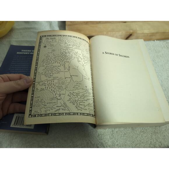 George R.R. Martin Paperback Novel Bundle: Wild Cards I & A Storm Of‎ Swords - Picture 6 of 8